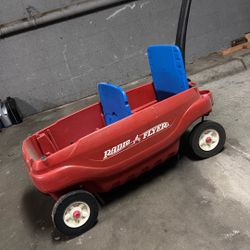 Radio Flyer Delux Family Wagon
