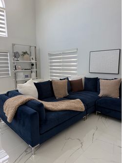 Modern Navy Blue Velvet Sectional – Like New