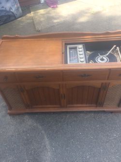 Magnavox stereo cabinet 1960's