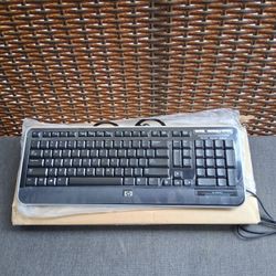 HP black corded keyboard with USB end