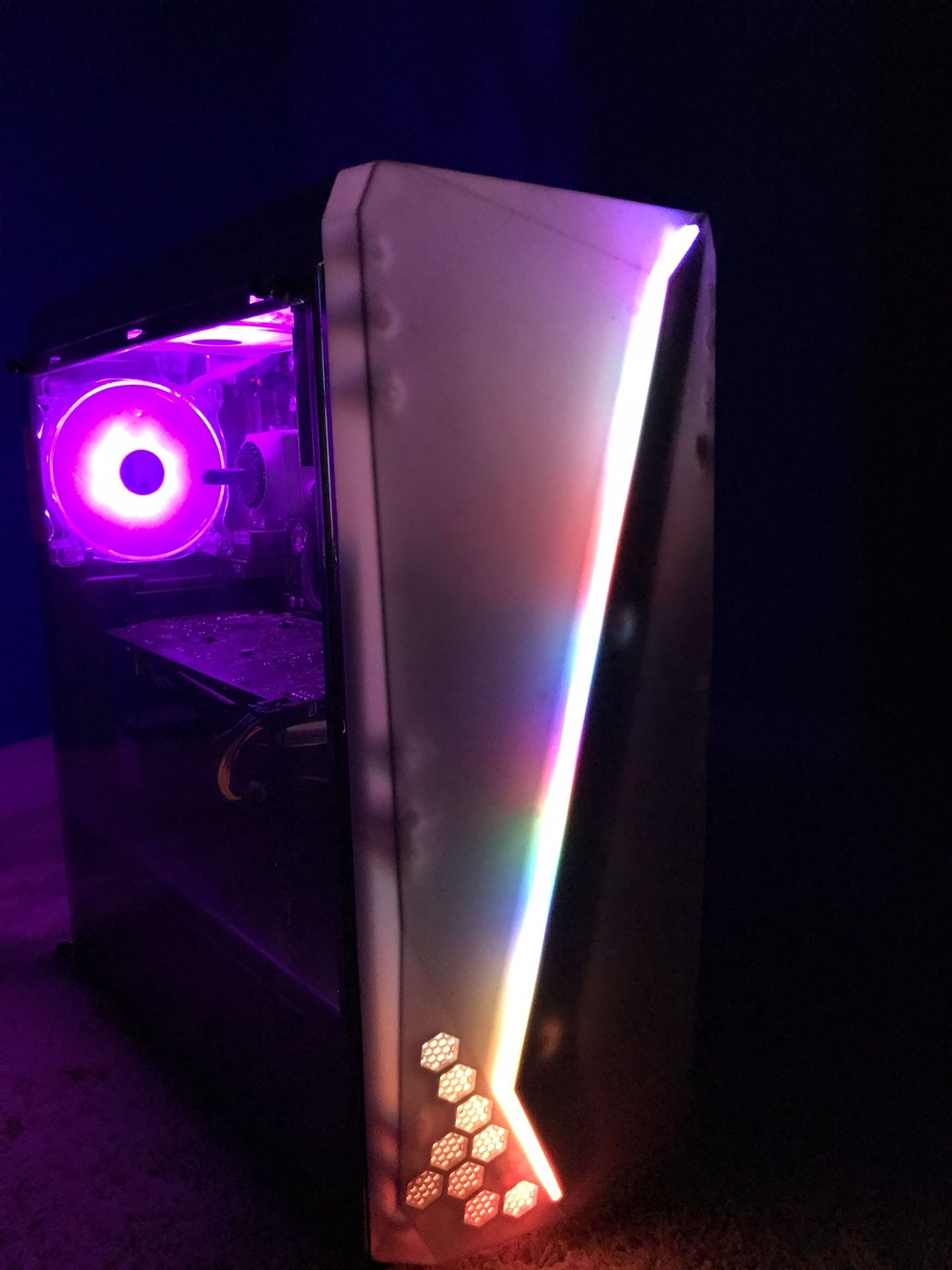 Gaming PC custom built with awesome rgb’s