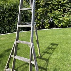 6.5 Foot Solid Wood Ladder - Super Sturdy