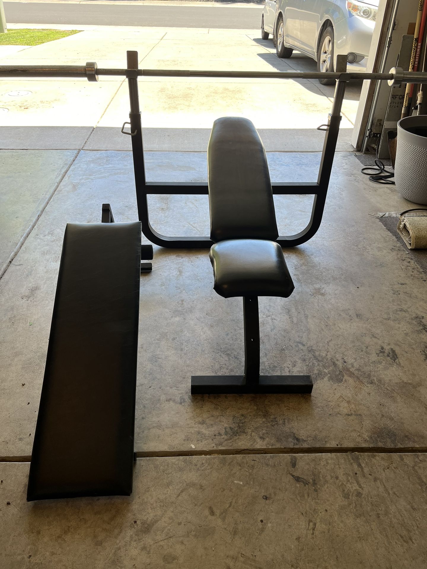 Adjustable Weight Bench