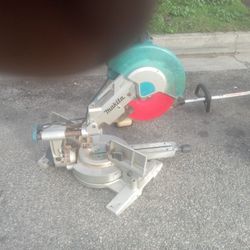 I Have A 12 Inch Makati  Miter Saw In Great Working Condition   No Problems  At All  200.00 Or Best Offer