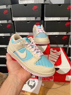 Nike dunks 6w and 5w