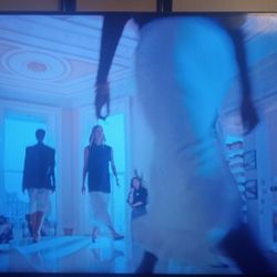 TV 65" Hisense w/ Remote 