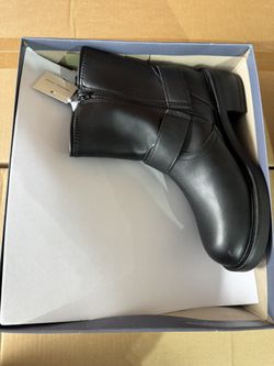 Brand New Women Boots Size 7