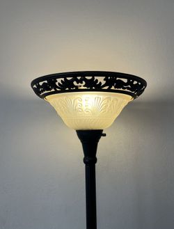 Vintage Style Floor Lamp (Read Description)
