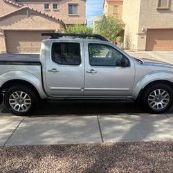 2011 Nissan Frontier, Crew Cab, SL, 4X4,