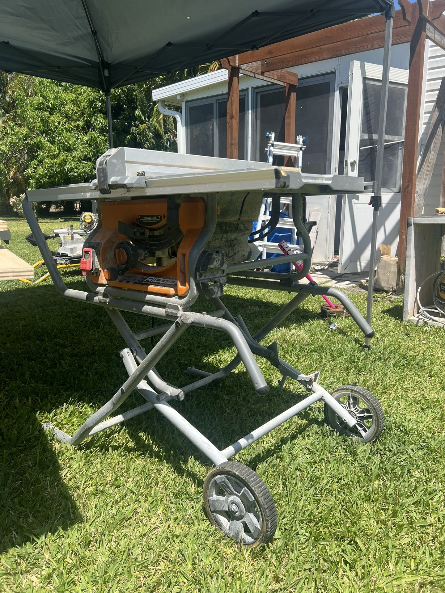 Rigid table saw