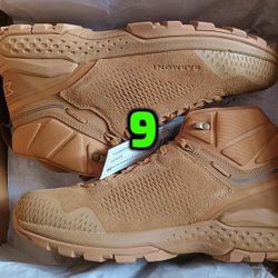 New Men's Garmont Coyote Tactical Boot, 9