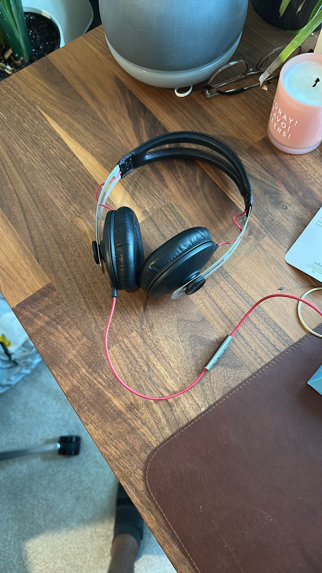 Sennheiser Momentum Black/Red Headphones