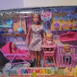 Fashion Barbie Doll And Accessories 