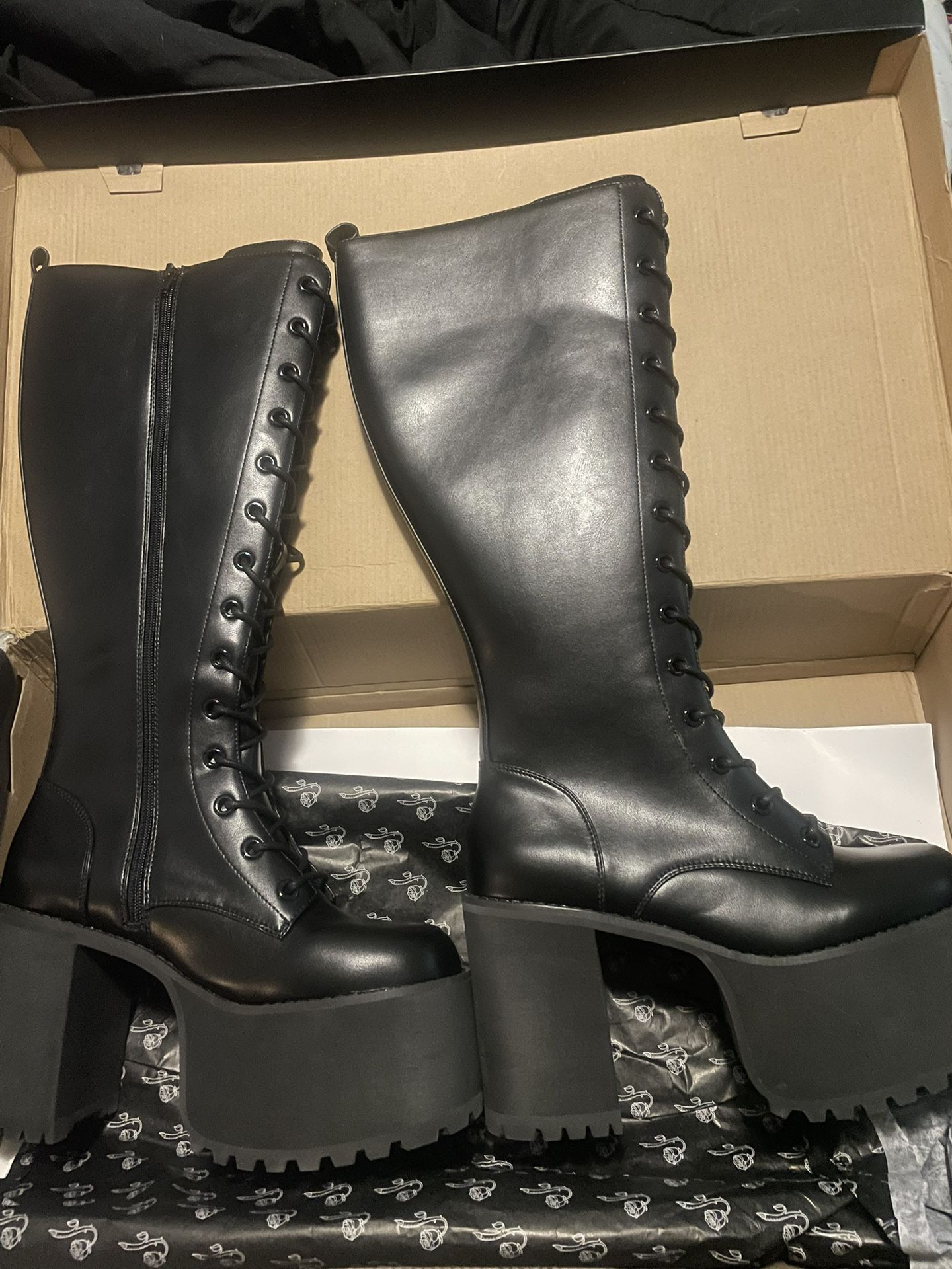 New in Box FoxBlood knee high Frankie boots size 10