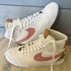 Women’s Nike Blazer Mid’ 77 Size 8.5