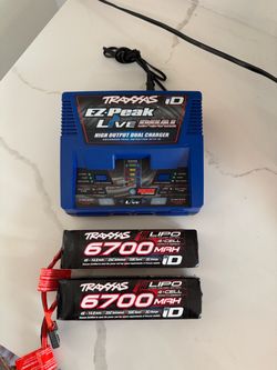 Traxxas Live Dual Charger and 2 4s Lipo