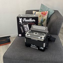 HOHNER Panther Accordion En Fa