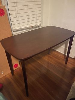 OAK DINNER TABLE