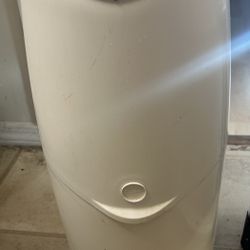 Diaper genie 