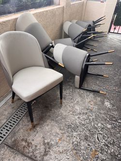 Accent chairs