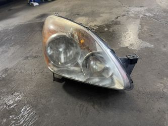 2006 Honda CR-V Right Headlight