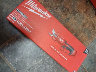 Milwaukee New Pruning Shear 12M Brushless 