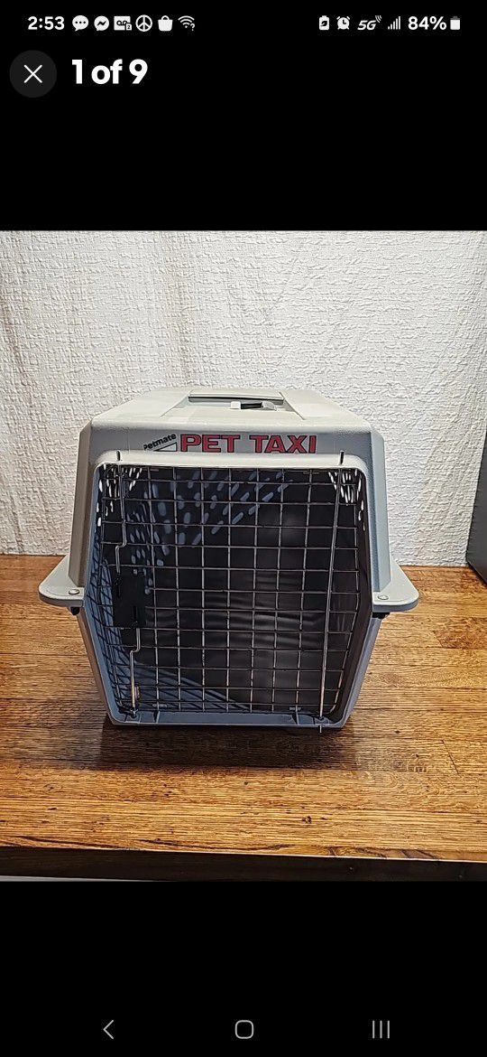 $20 Pet Carrier Kennel Taxi Crate  Lightweight Small Dog Cat $20