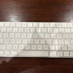Apple Keyboard
