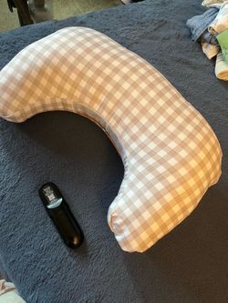 Breastfeeding pillow