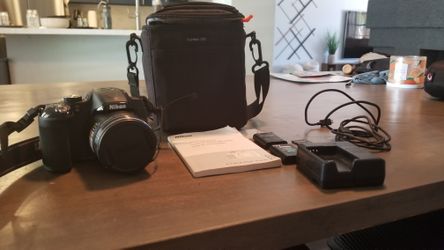 Nikon Coolpix P600 plus acsessories