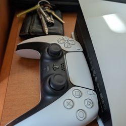 PlayStation 5 bundle w Pulse elite headset pickup only $400