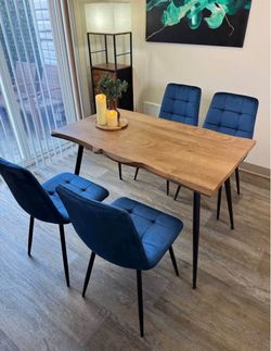 NEW 5-Piece Dining Table Set - Table + 4 Velvet Chairs