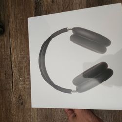 Brand New Unopened Box Apple Airpod MAXS