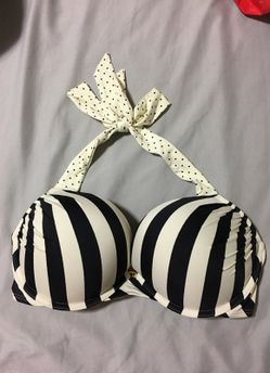 Brand new VS swim top - size 34D Push up. Bought for a friend but it doesn't fit her. And I lost the receipt couldn't return it.