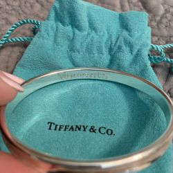 TIFFANY & Co. 1837 Bangle, Small, Sterling Silver