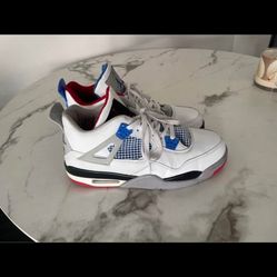 Jordan 4s