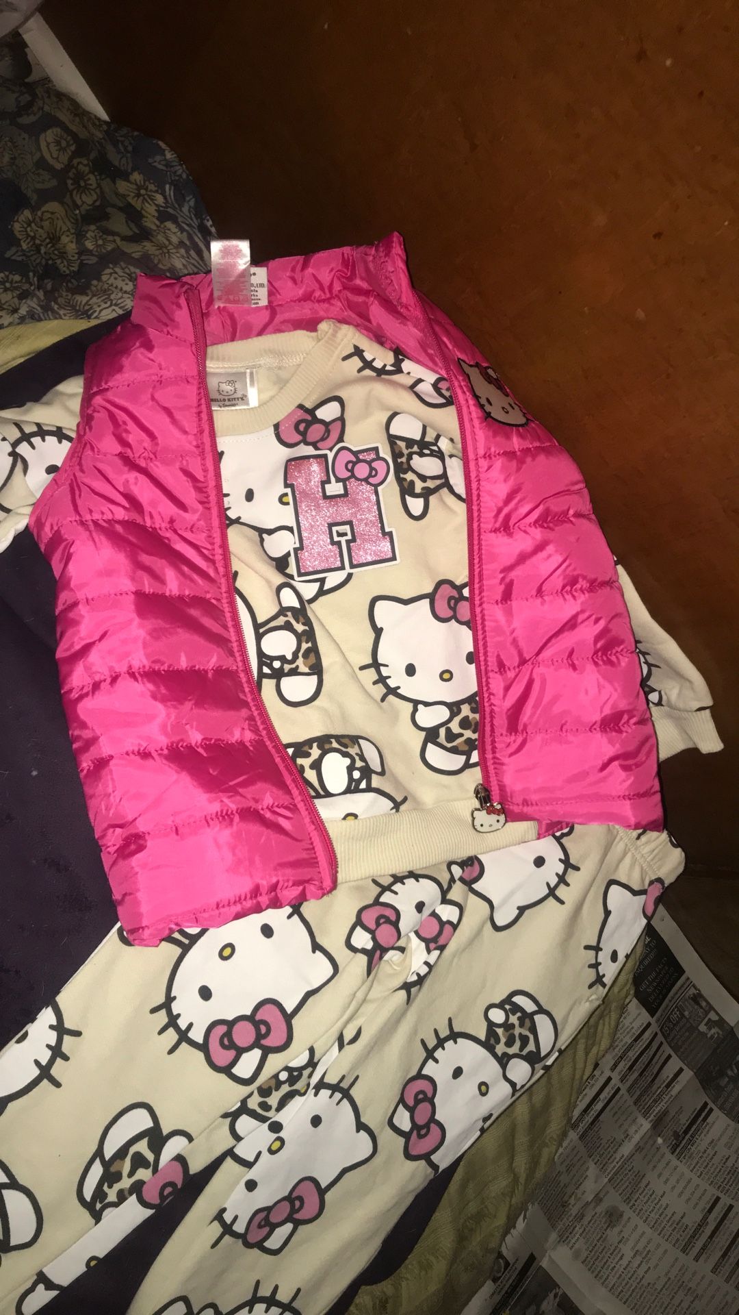 “3 LIL GIRL HELLO KITTY OUTFITS”