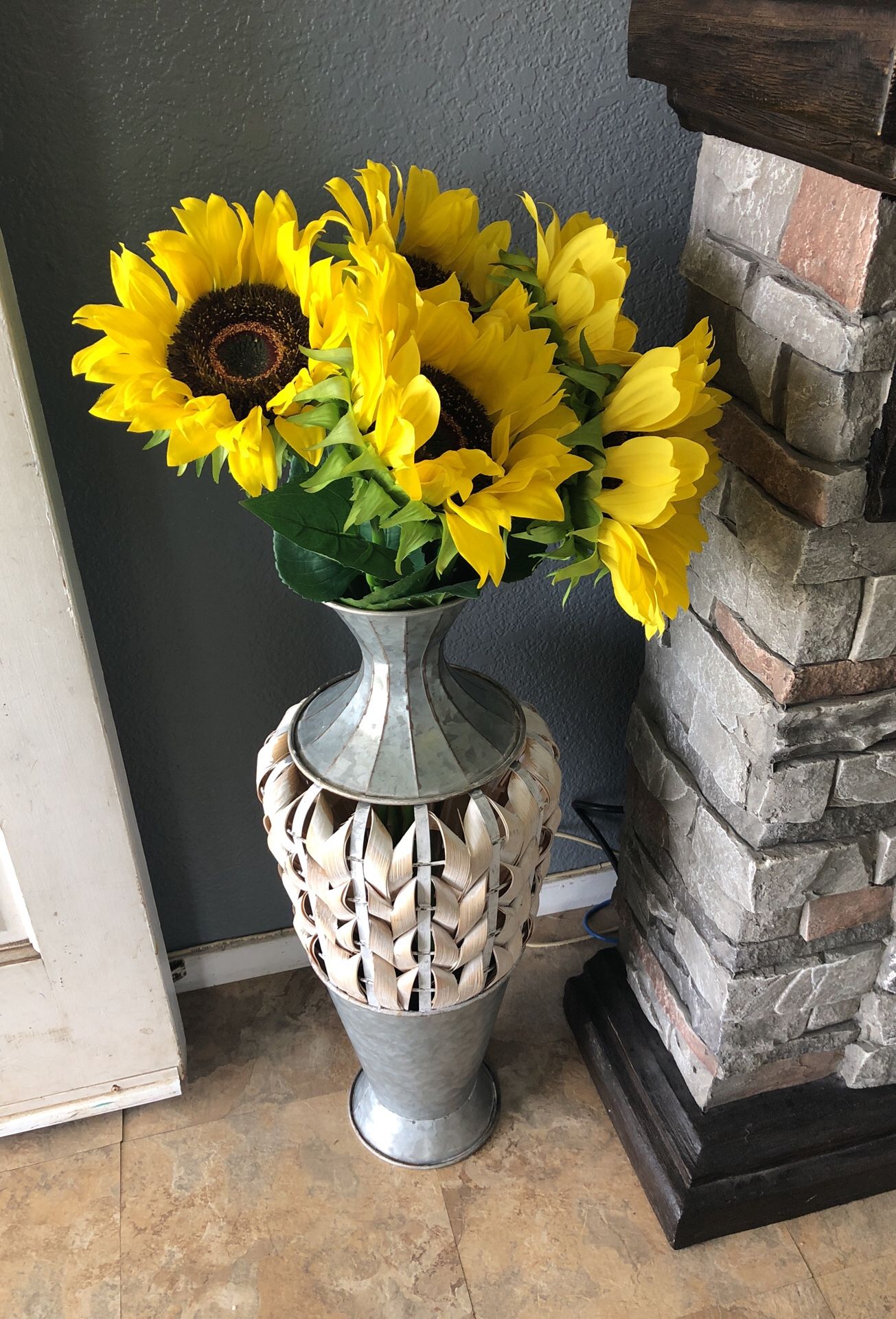 Large vase with sunflowers