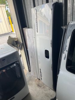 Chevrolet Silverado tailgate