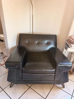 Vintage leather arm chair