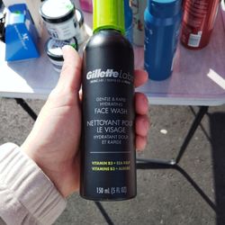 Gillette Hydrating Face Wash 