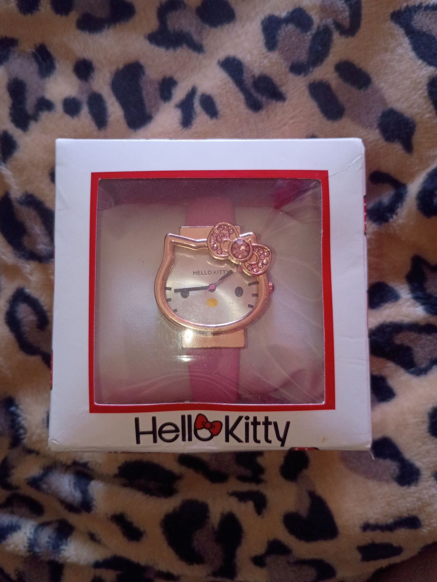 Hellokitty rose gold watch with pink rhinestones