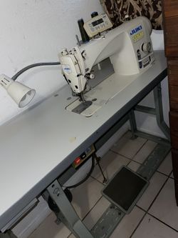 Una Auja Single