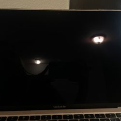 Apple Macbook Air 13in.  M1 3.2 GHz  256GB SSD