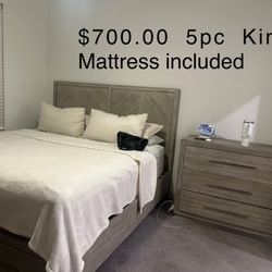 King Bedroom Set Like new