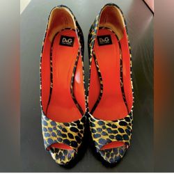 Dolce & Gabbana Size: EU 38