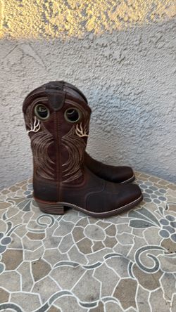 COWBOY BOOTS ARIAT SIZE 9.5 MENS