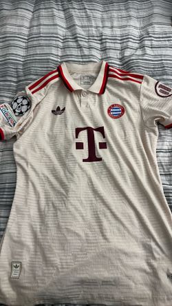 Fc Bayern soccer jersey Size L, Nike zip up Size L