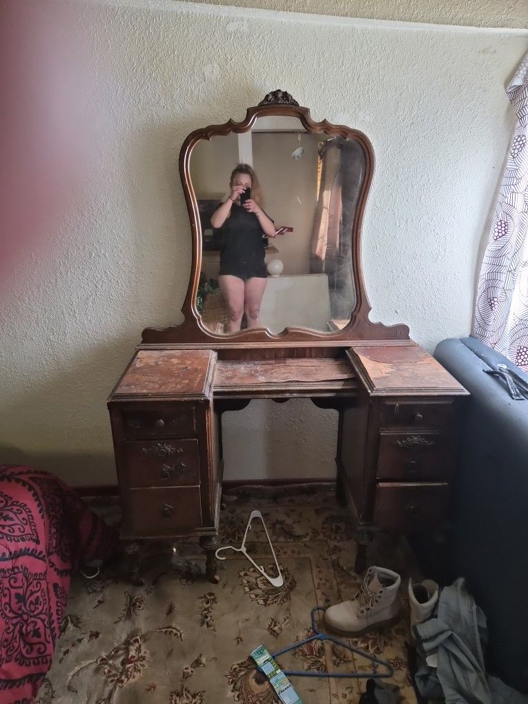 Makeup Desk
