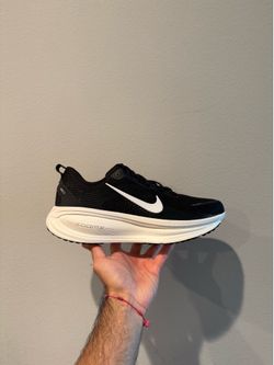Nike Vomero 18 - Men’s Size 13 - NEW